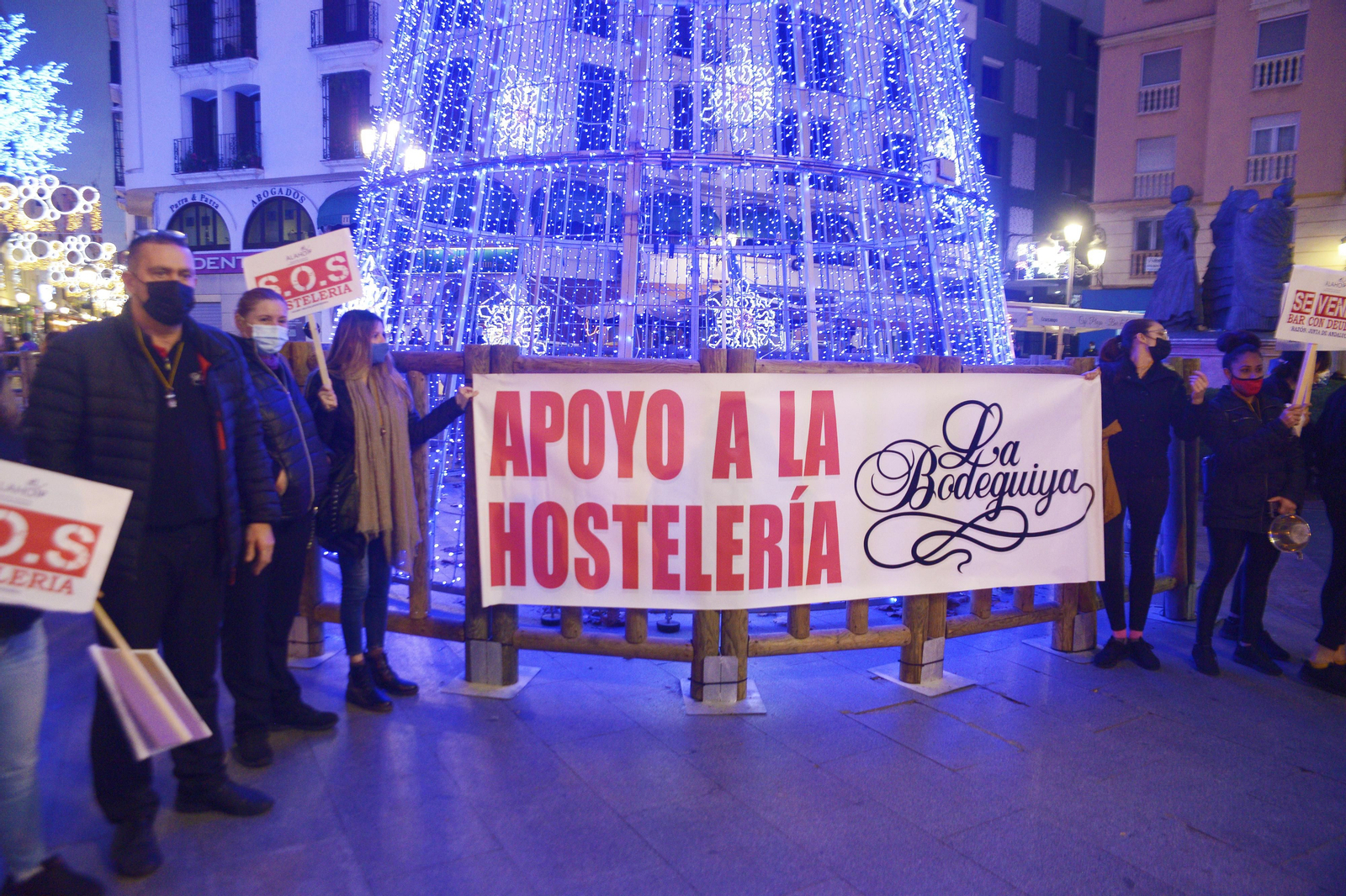 Fotos de la concentracíon de los hosteleros de La Línea