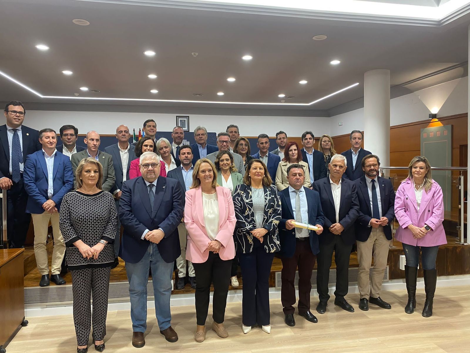 La consejera Carmen Crespo hace entrega de 9,6 millones en subvenciones a nueve OPFH de Granada