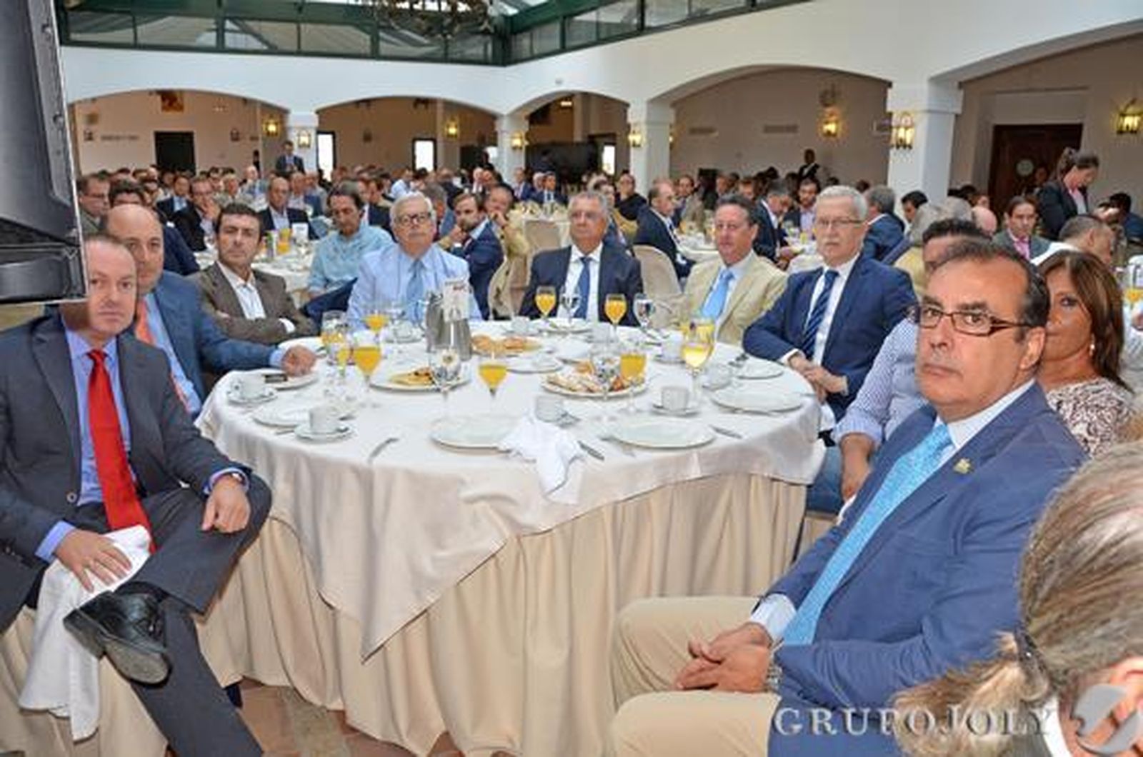 Guillermo Martínez, Luis Barrera, José María Aguilar, Mariano Ruiz, Joaquín Beltrán, José María Camacho, Javier Pérez, Manuel Alba, Encarnación Alba y Juan Carlos Román.

Foto: Aranda / Pascual