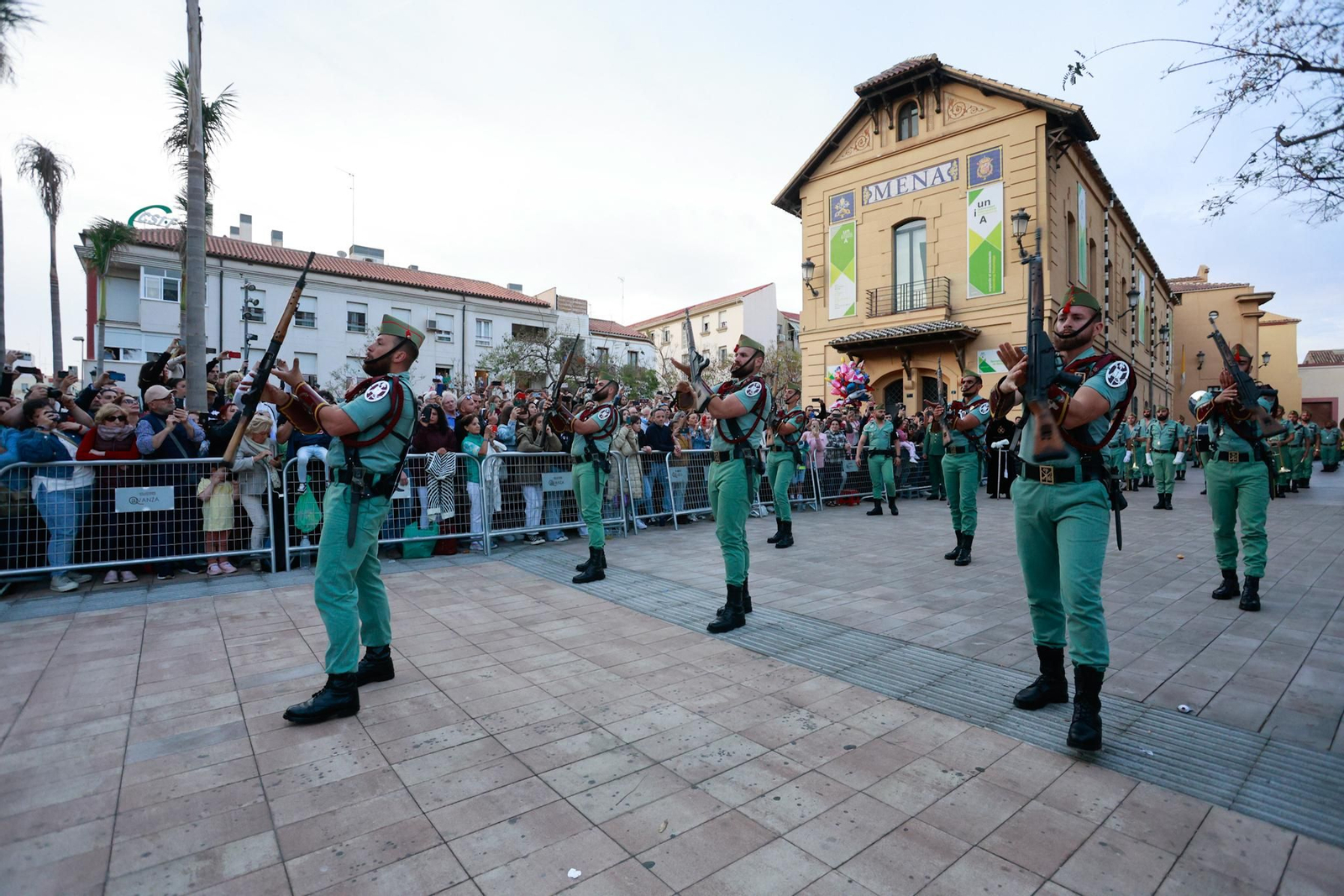 Mena y la Legión en su procesión del Jueves Santo en Málaga, en fotos Mena y la Legión en su procesión del Jueves Santo en Málaga, en fotos