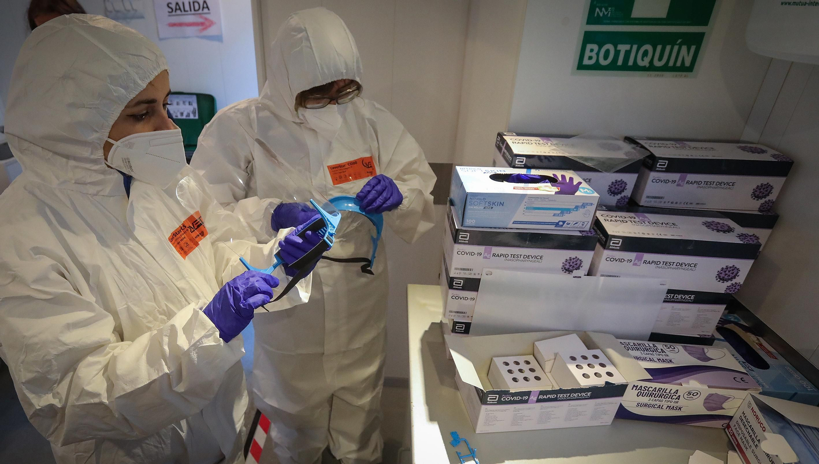 El 'Covid-Bus' de la Junta para el cribado masivo comienza en Jerez