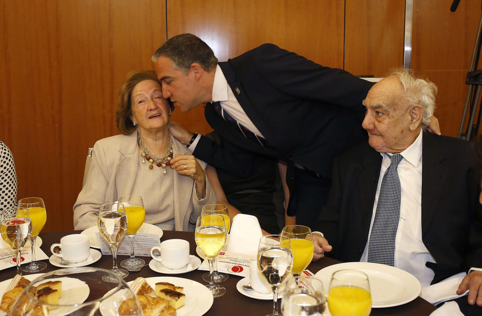 Las imágenes del foro joly con Elías Bendodo