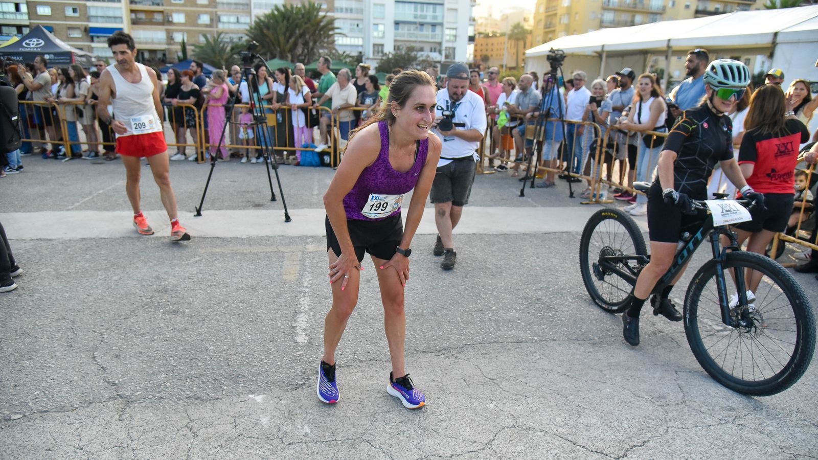 Búscate en la galeria de adultos de la XXI Carrera Popular Puerto Bahía de Algeciras