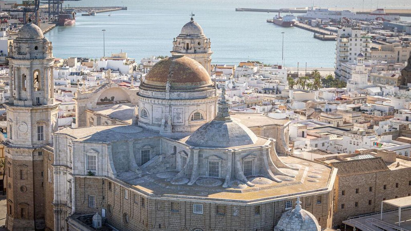 Una imagen aérea de la Catedral de Cádiz