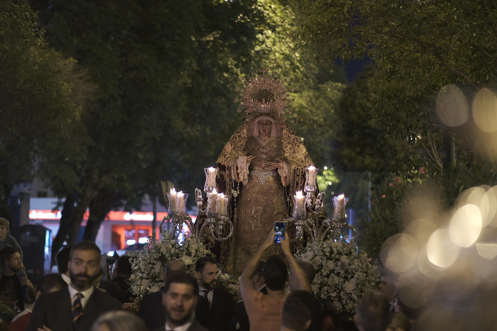 Las imágenes del rosario vespertino de la Virgen del Rosario de San Pablo