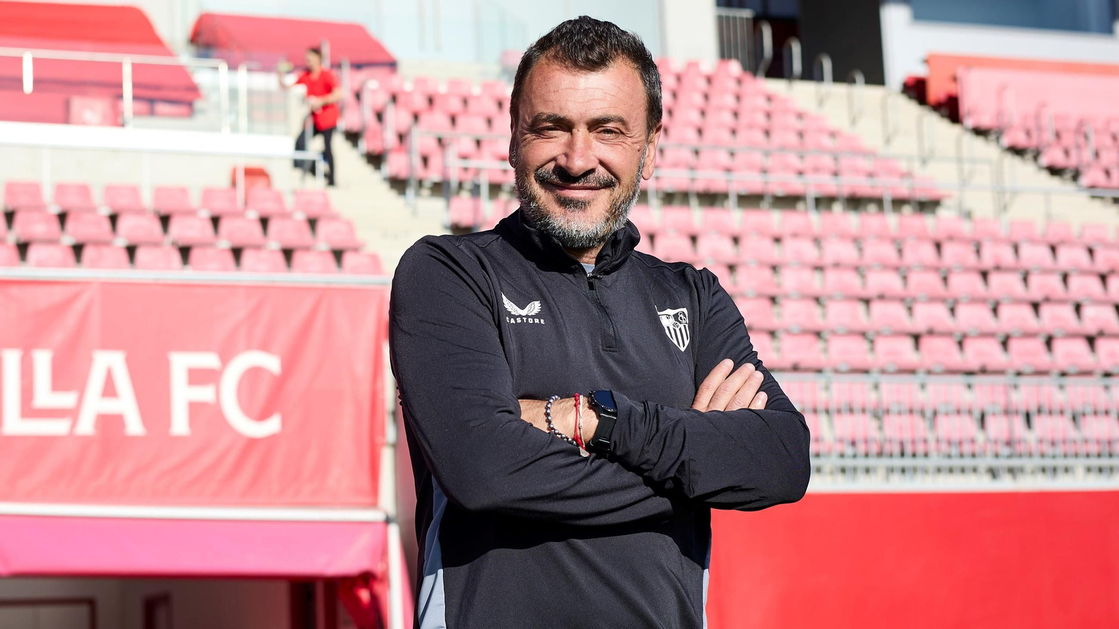 Jesús Galván, durante su etapa como entrenador en el Sevilla Atlético.