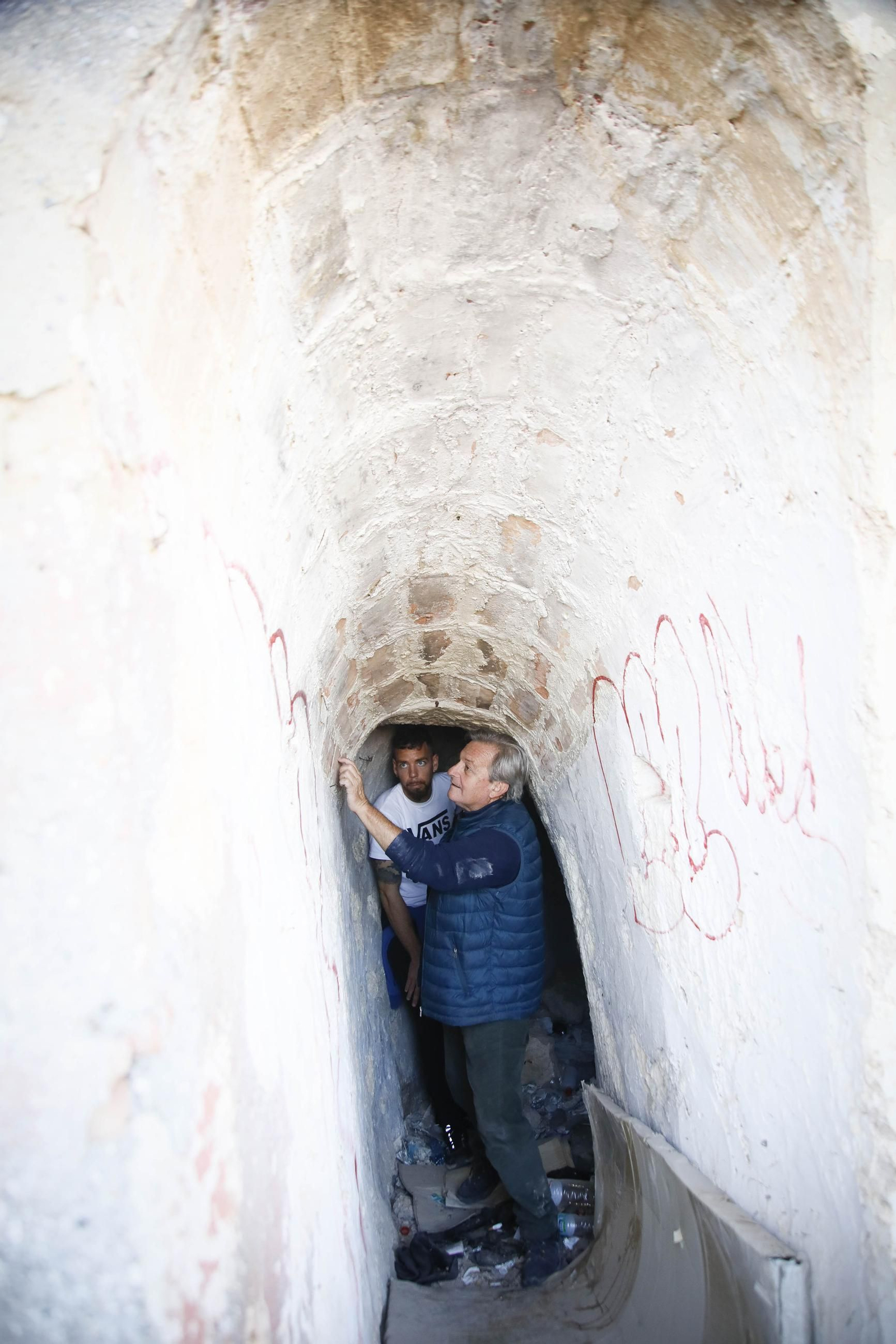 Imágenes de los refugios de la guerra civil descubierto en el barrio de Las Trincheras