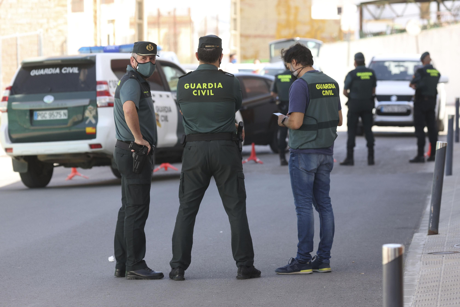 Guardias civiles, en una operación reciente en Sevilla.