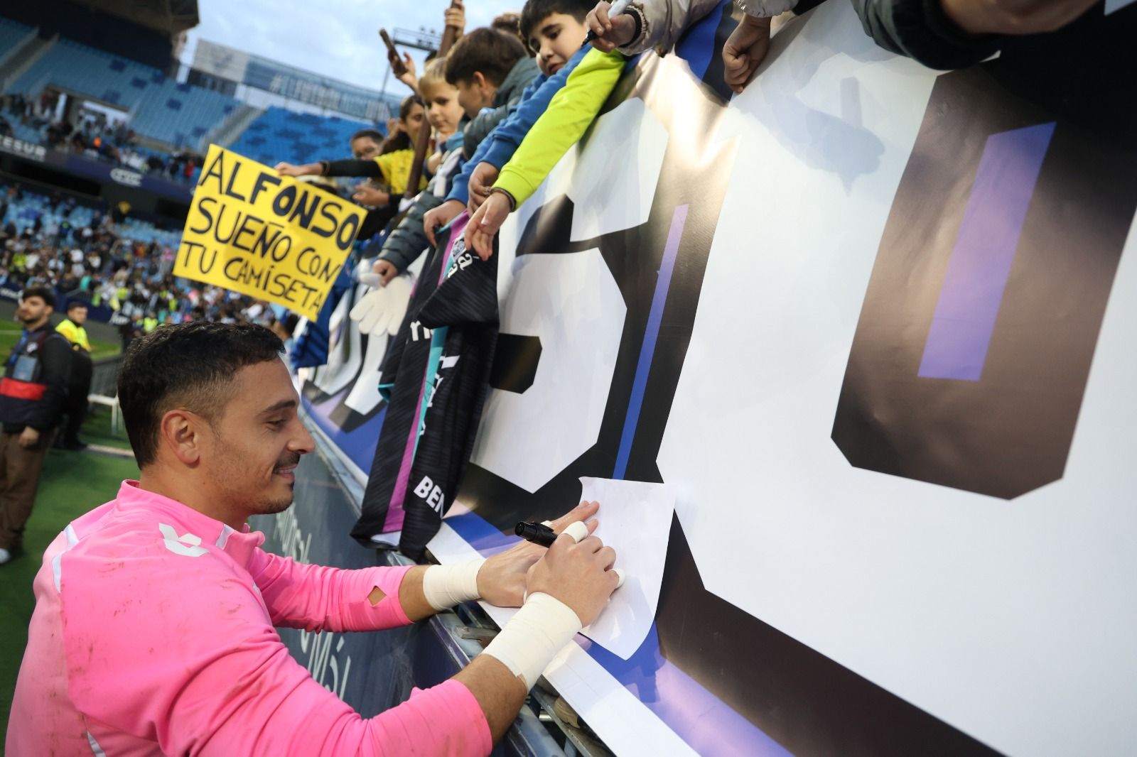Búscate en las fotos del entrenamiento del Málaga CF en La Rosaleda