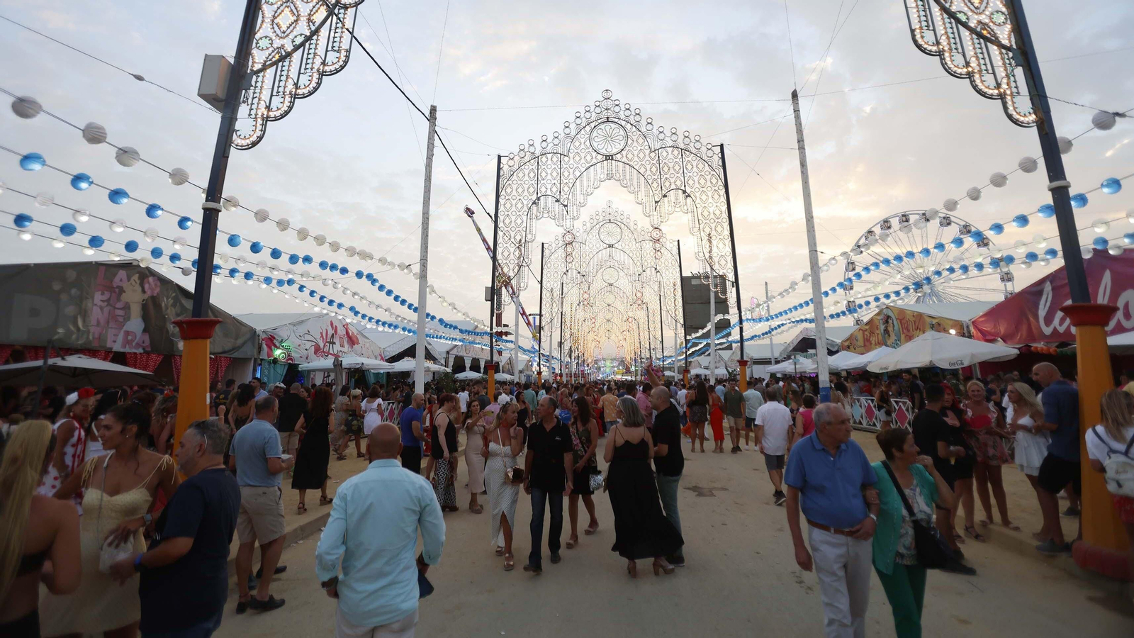 Búscate en las fotos de la noche del miércoles en la Feria de La Línea 2023