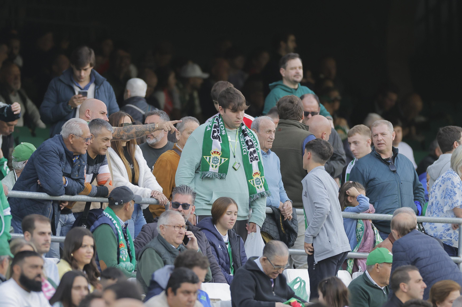 Búscate en las fotos del Betis-Real Madrid