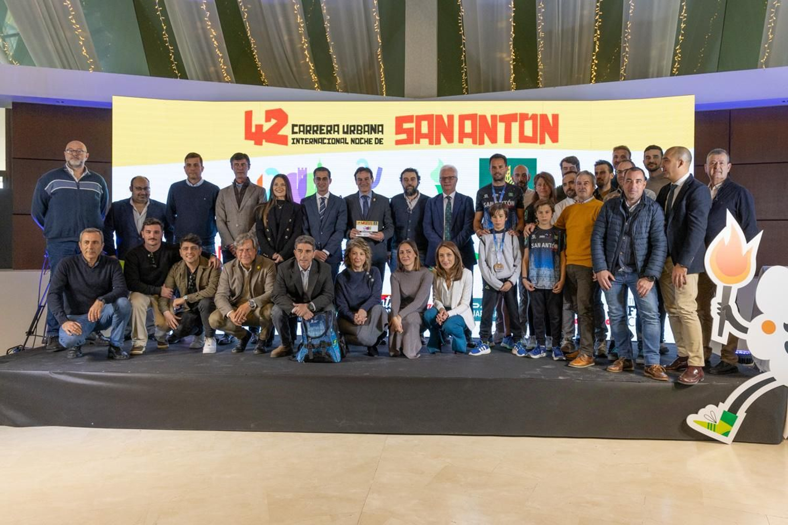 La presentación de la XLII Carrera Urbana Internacional Noche de San Antón, en imágenes