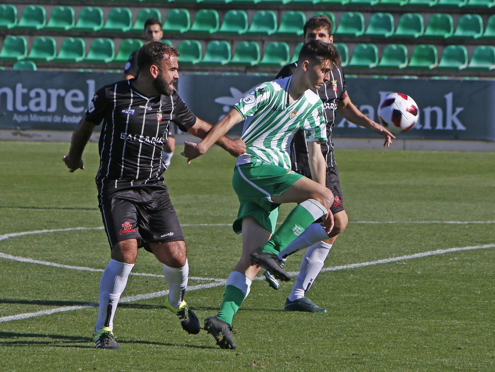 Víctor González, en un Betis Deportivo-Ceuta de esta temporada.
