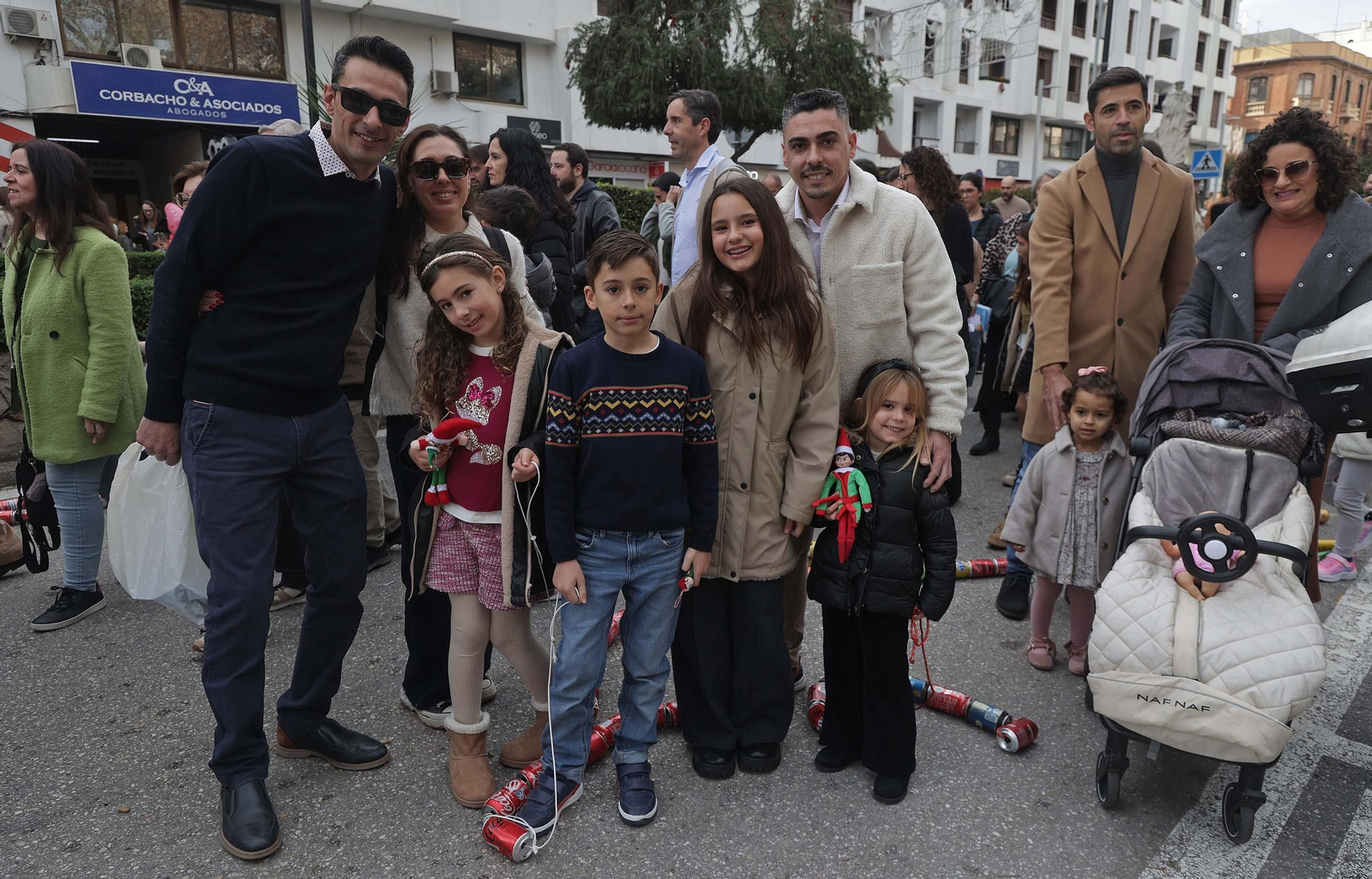 Búscate en las fotos del Arrastre de Latas 2025 en Algeciras