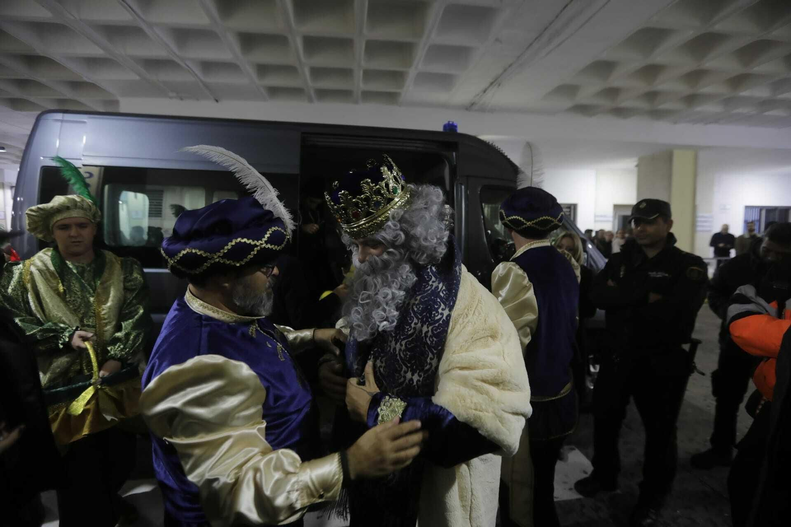Los Reyes Magos de Cádiz visitan el hospital Puerta del Mar
