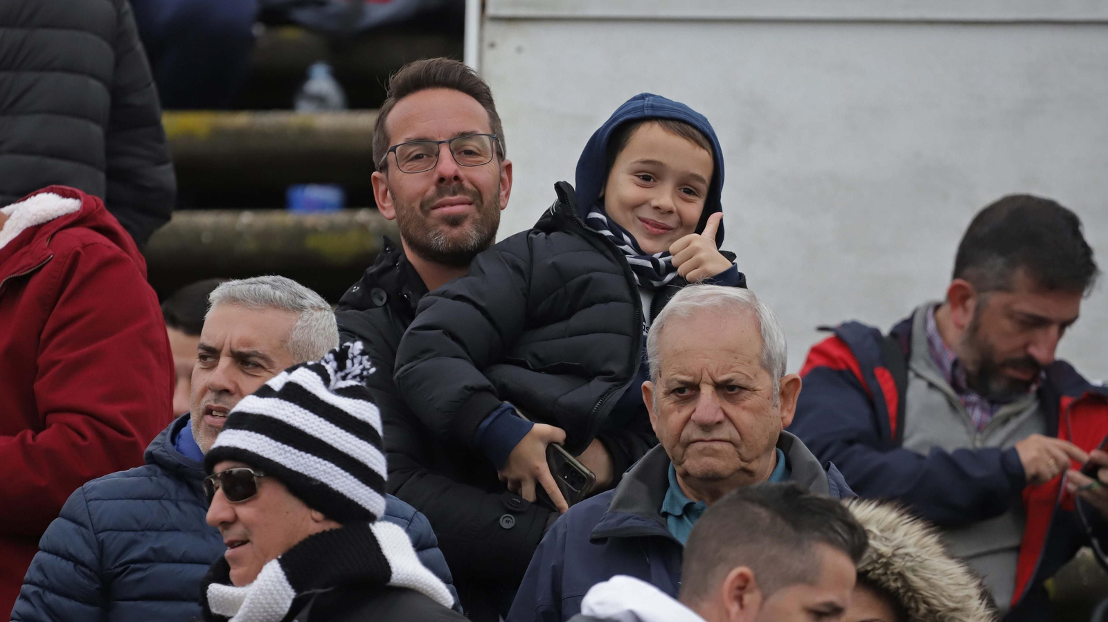 Fotos de la afición en el estadio municipal de La Línea