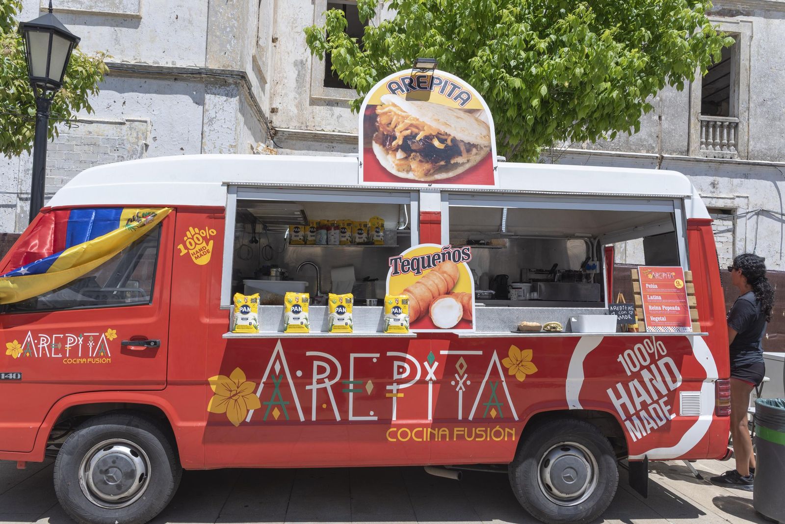 Fotos del festival de foodtrucks en San Roque por el 319 aniversario