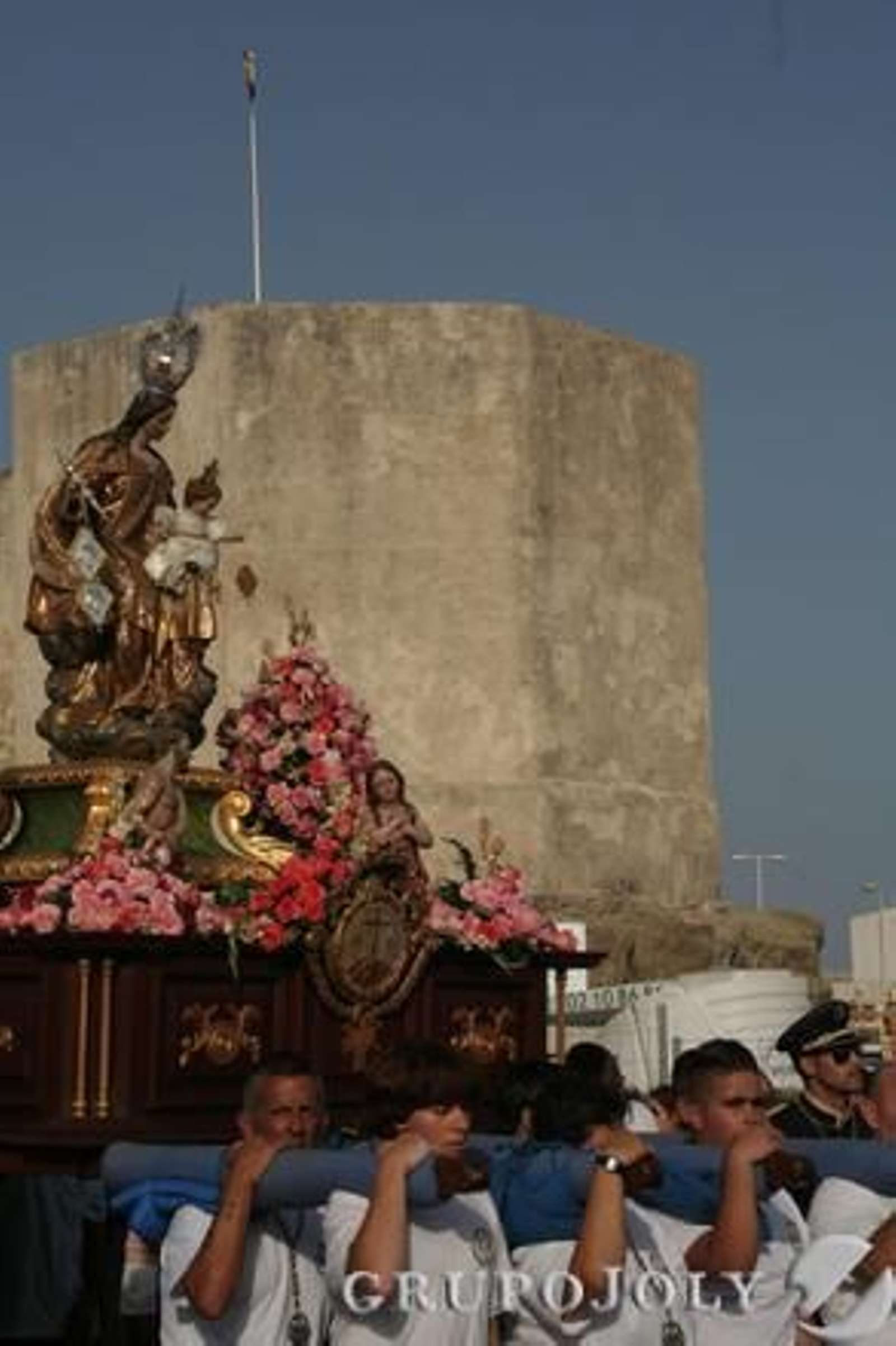 Perfil de los cargadores de la virgen del Carmen de Tarifa.

Foto: Shus Terán