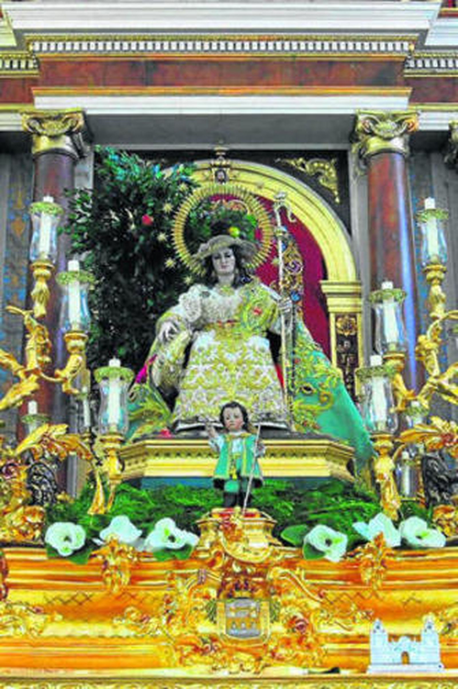 La Divina Pastora, sobre su paso procesional, durante el triduo.