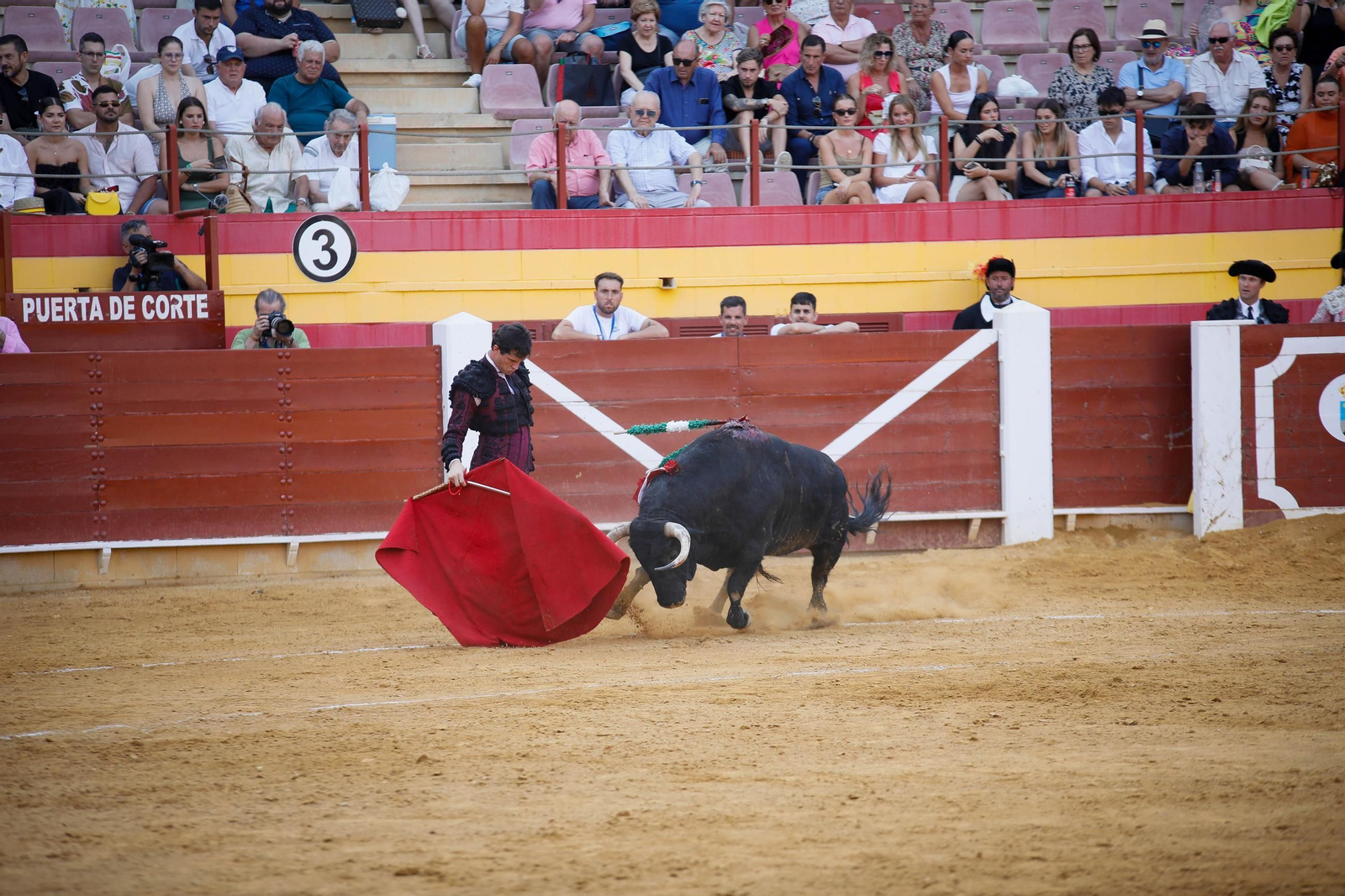 Imágenes de la corrida de toros en Roquetas de Mar