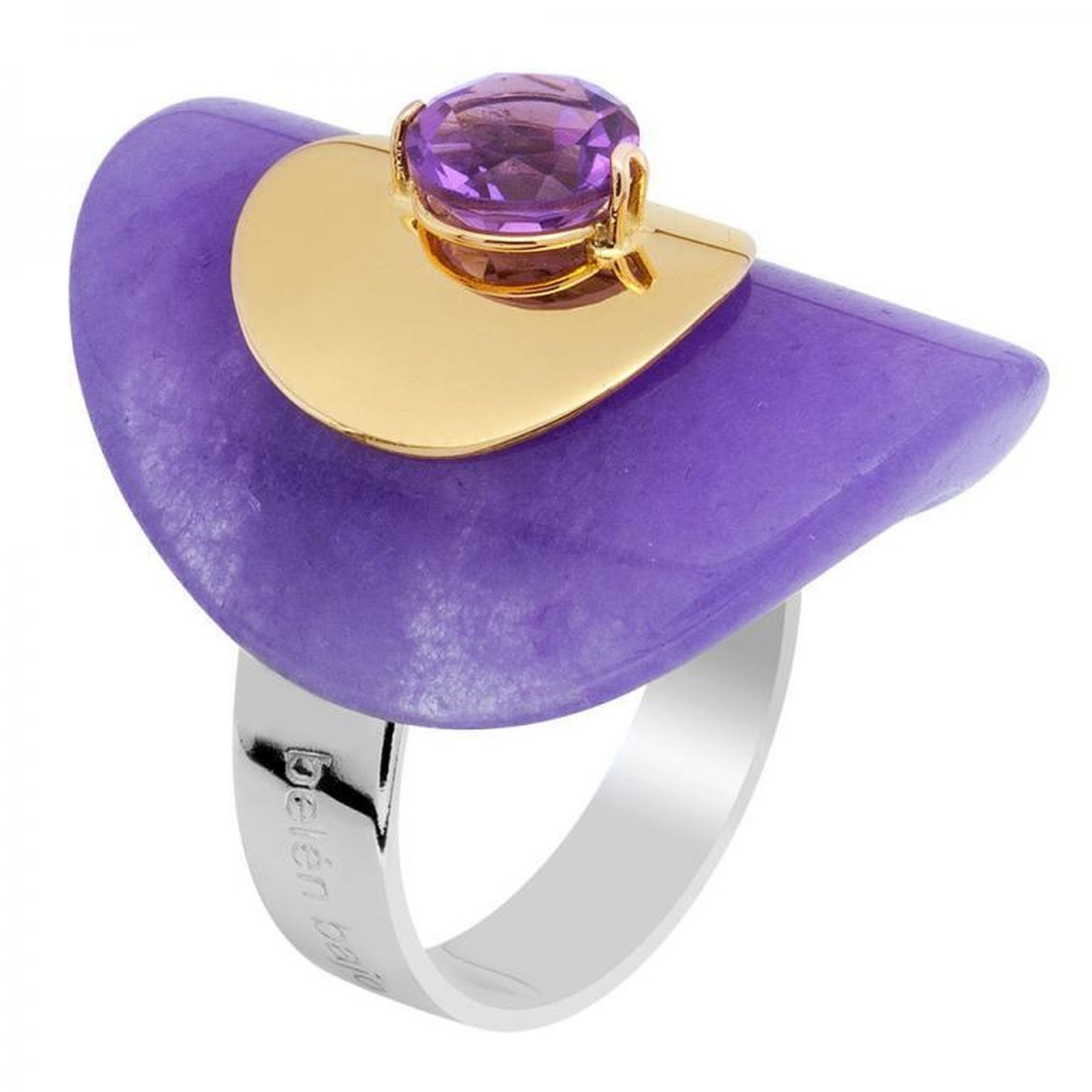 Uno de los anillos diseñados por Belén Bajo