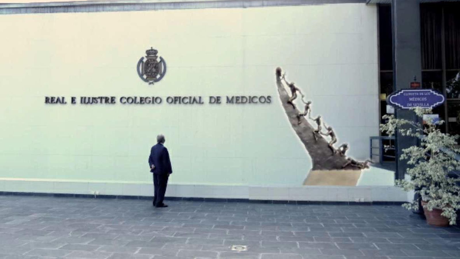 Así quedará la fachada del Colegio de Médicos con el nuevo monumento.