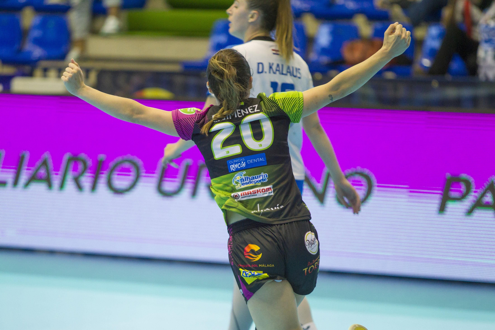 Espe López celebra uno de sus goles ante el Lokomotiv Zagreb.