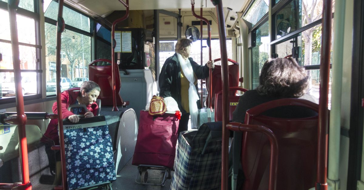 Esta es la hora a la que finalizan los servicios de Tussam y Metro de Sevilla esta Nochebuena