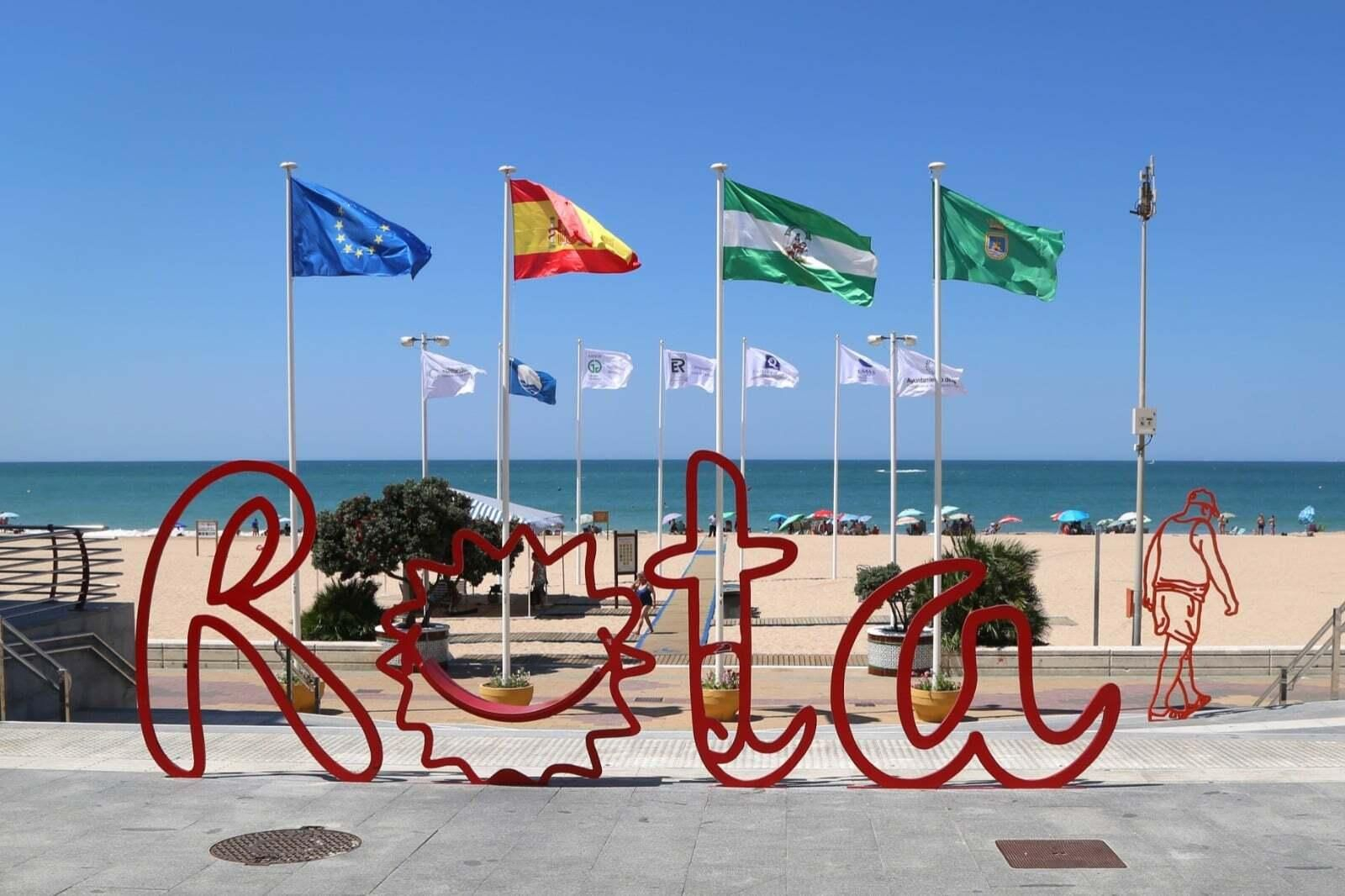 El Ayuntamiento celebra que Rota es, un año más, el municipio de Andalucía con más banderas azules.