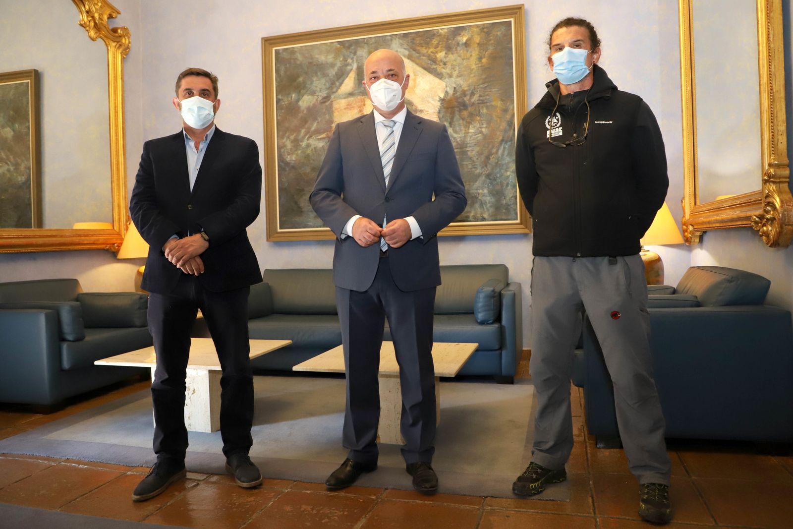 Imagen durante la firma del acuerdo de colaboración.