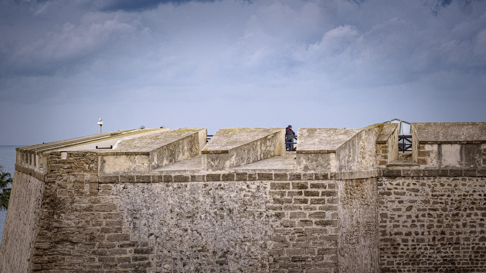 Las imágenes de la reapertura del paseo superior de las Puertas de Tierra