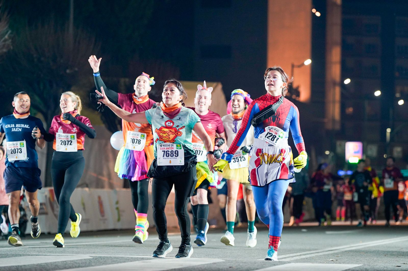 En imágenes: búscate en tu llegada a meta de la Carrera de San Antón 2026 (3)