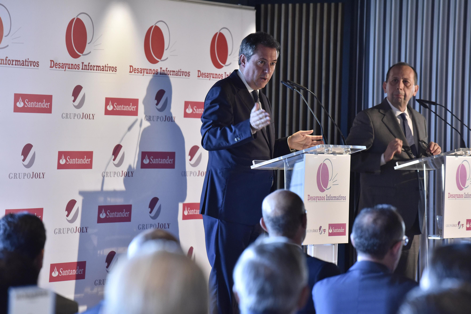 El Desayuno Informativo del Grupo Joly con Juan Espadas, en imágenes