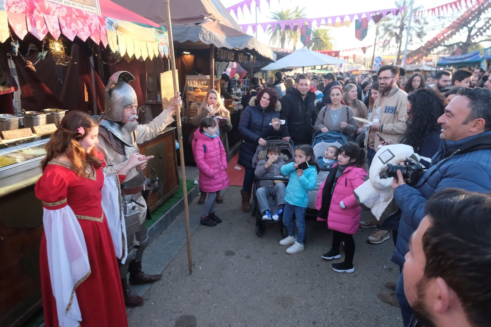 Segunda jornada del Mercado Medieval de Córdoba, en fotografías