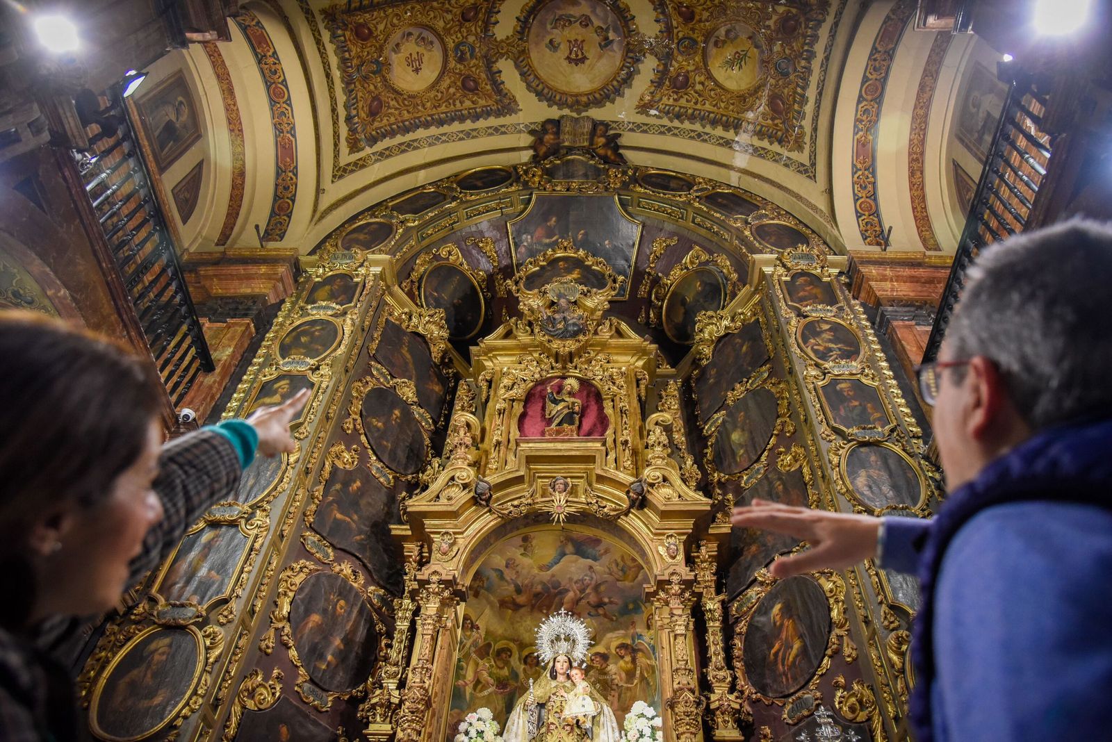 El fabuloso retablo de la iglesia del Buen Suceso de Sevilla