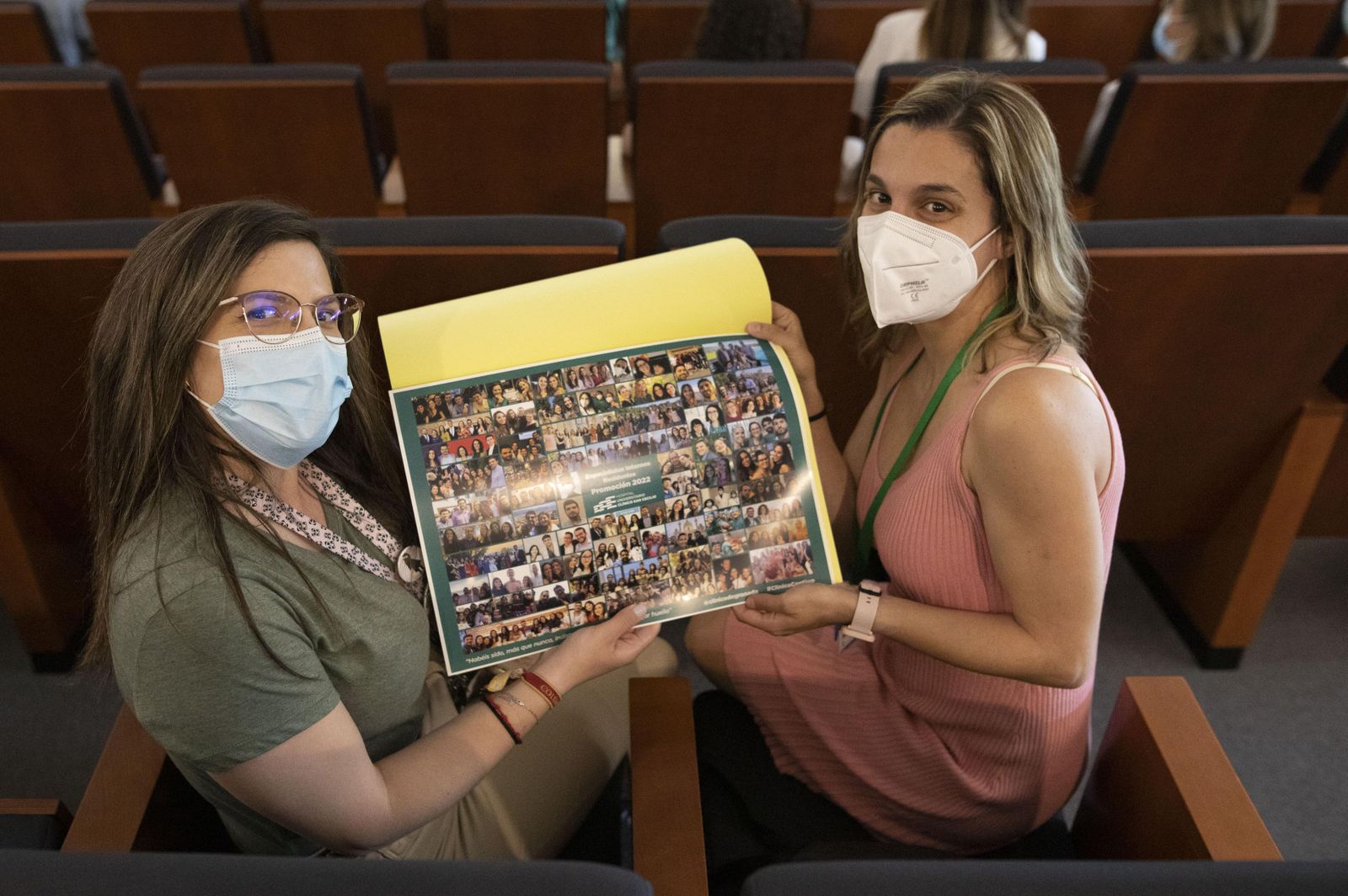 Así ha sido el acto de despedida a los Especialistas Internos Residentes del Hospital San Cecilio de Granada