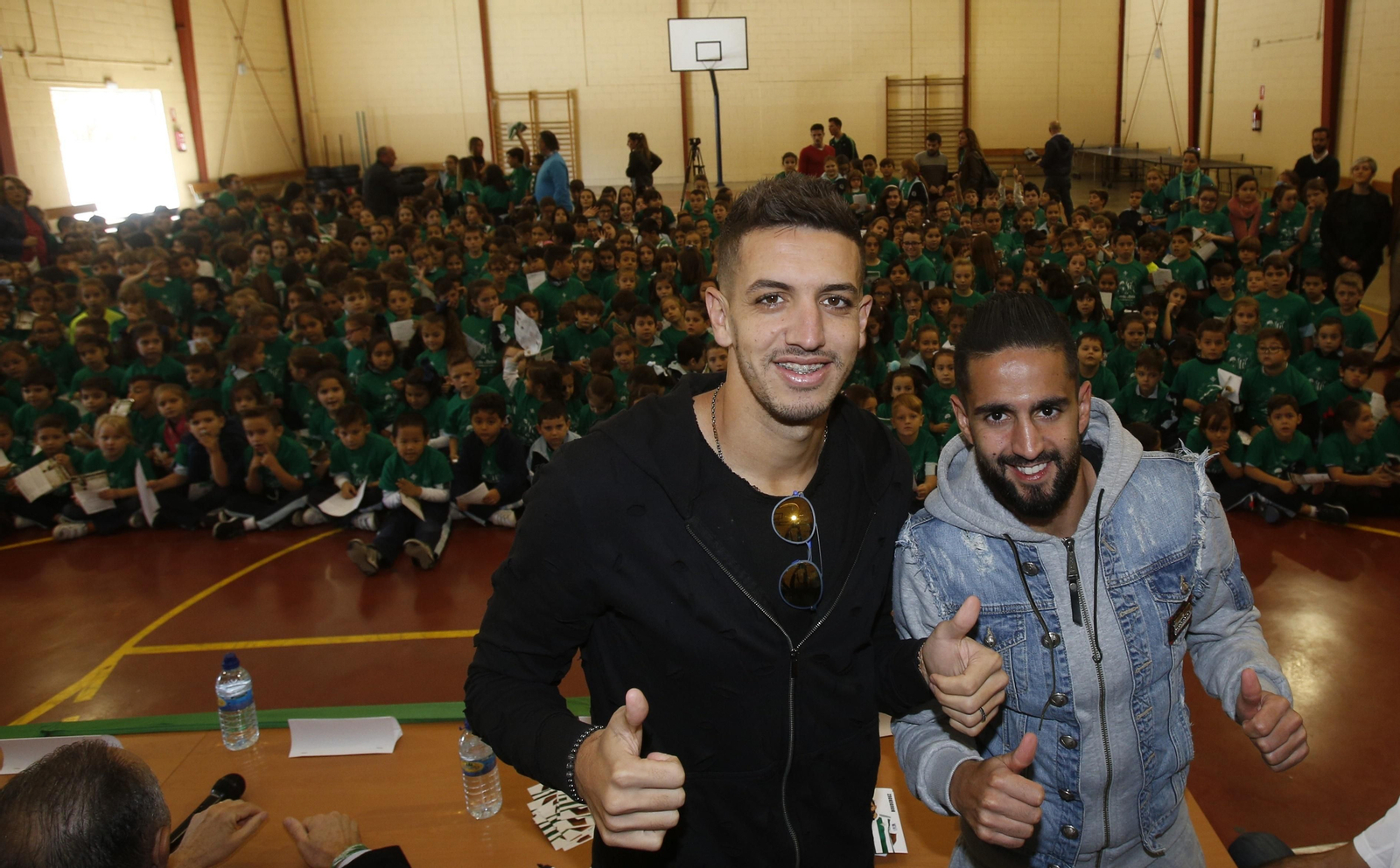 Boudebouz y Feddal en el colegio Pablo VI
