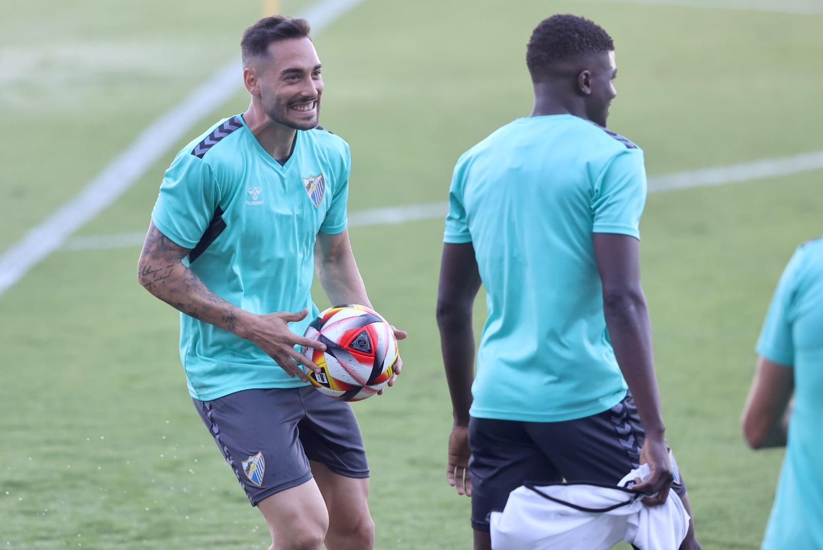 El Málaga CF prepara con buen ambiente el duelo ante el San Fernando