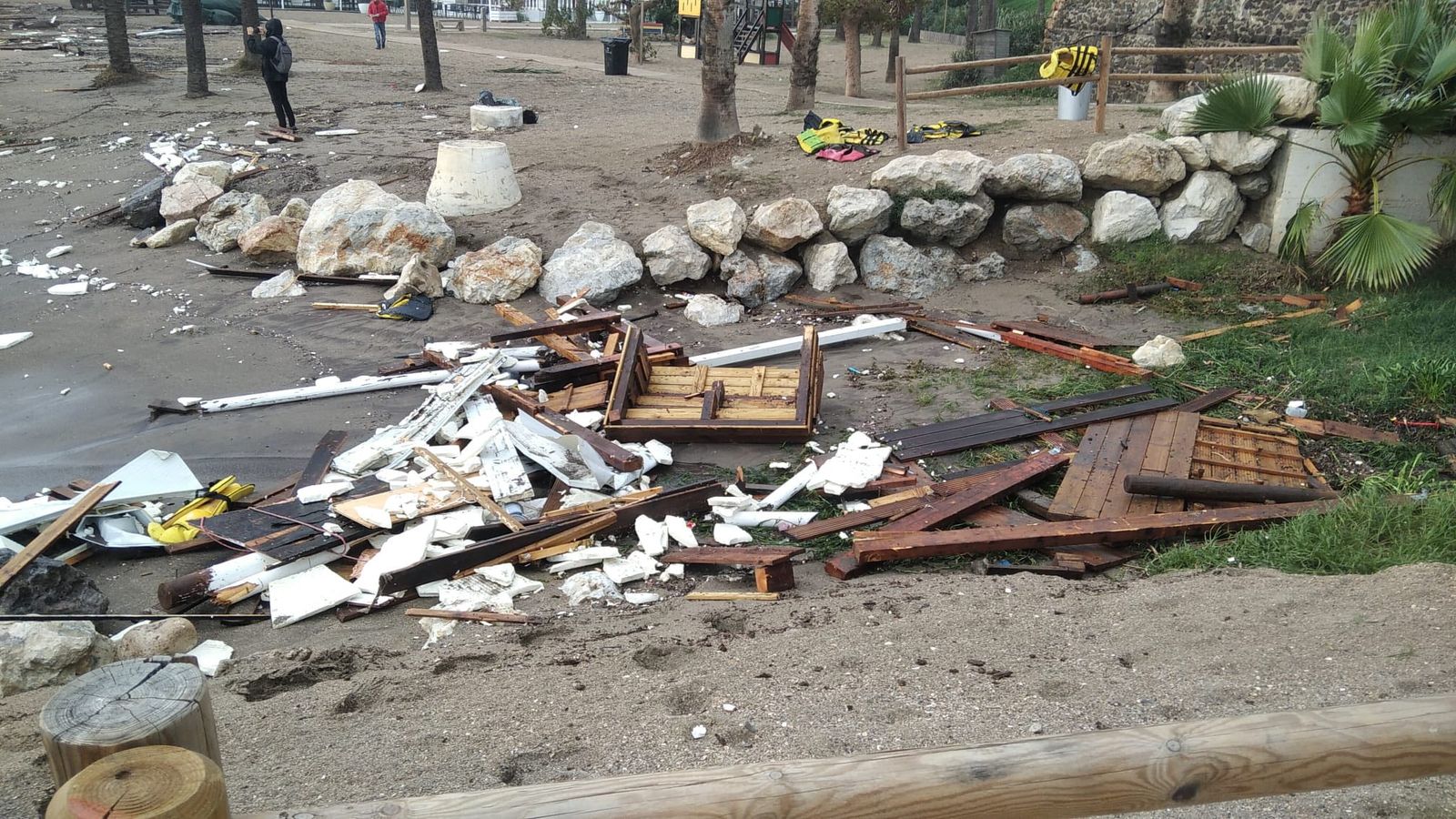 Destrozos causados en el litoral de Benalmádena.