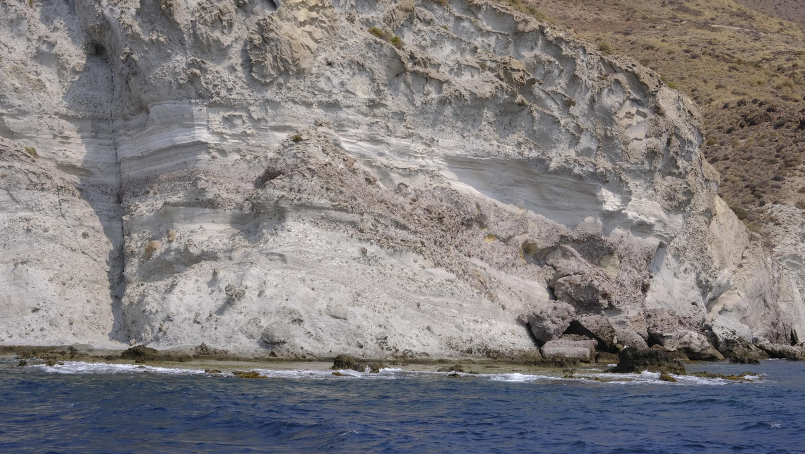 Un paseo en catamarán por Cabo de Gata, en imágenes