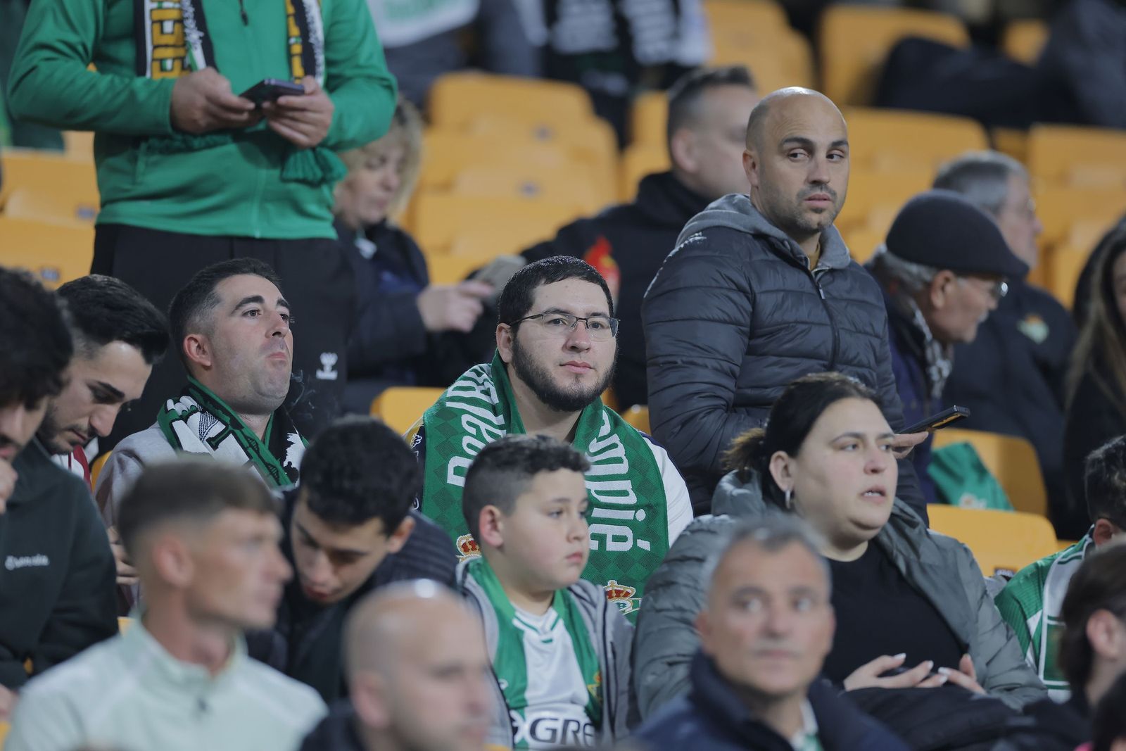Búscate en las fotos del Betis - Elche
