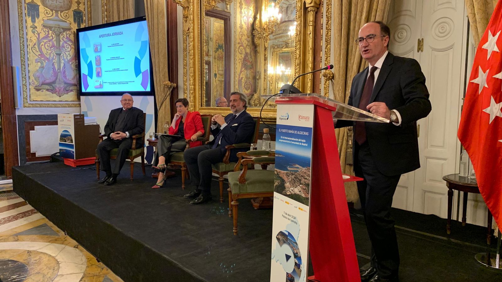 Gerardo Landaluce interviene en la presentación de la jornada junto a José Luis Bonet, Elisa Carbonell y Ángel Asensio.