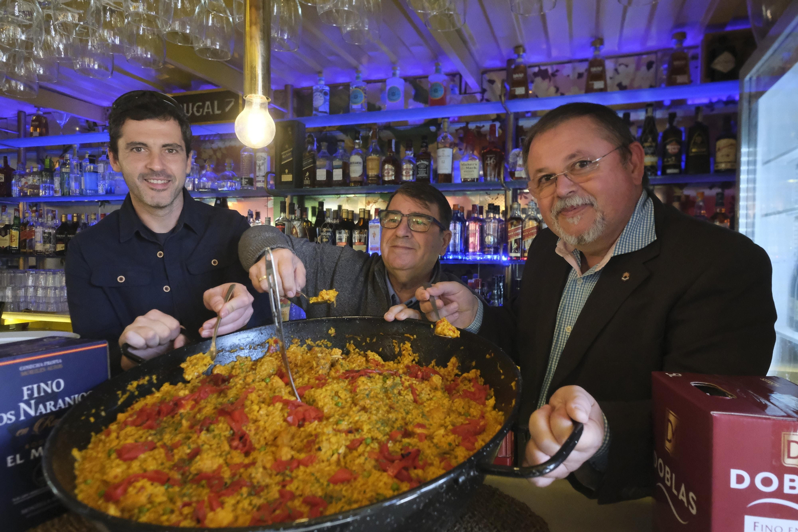 La jornada del perol cordobés en el Mercado Victoria, en imágenes