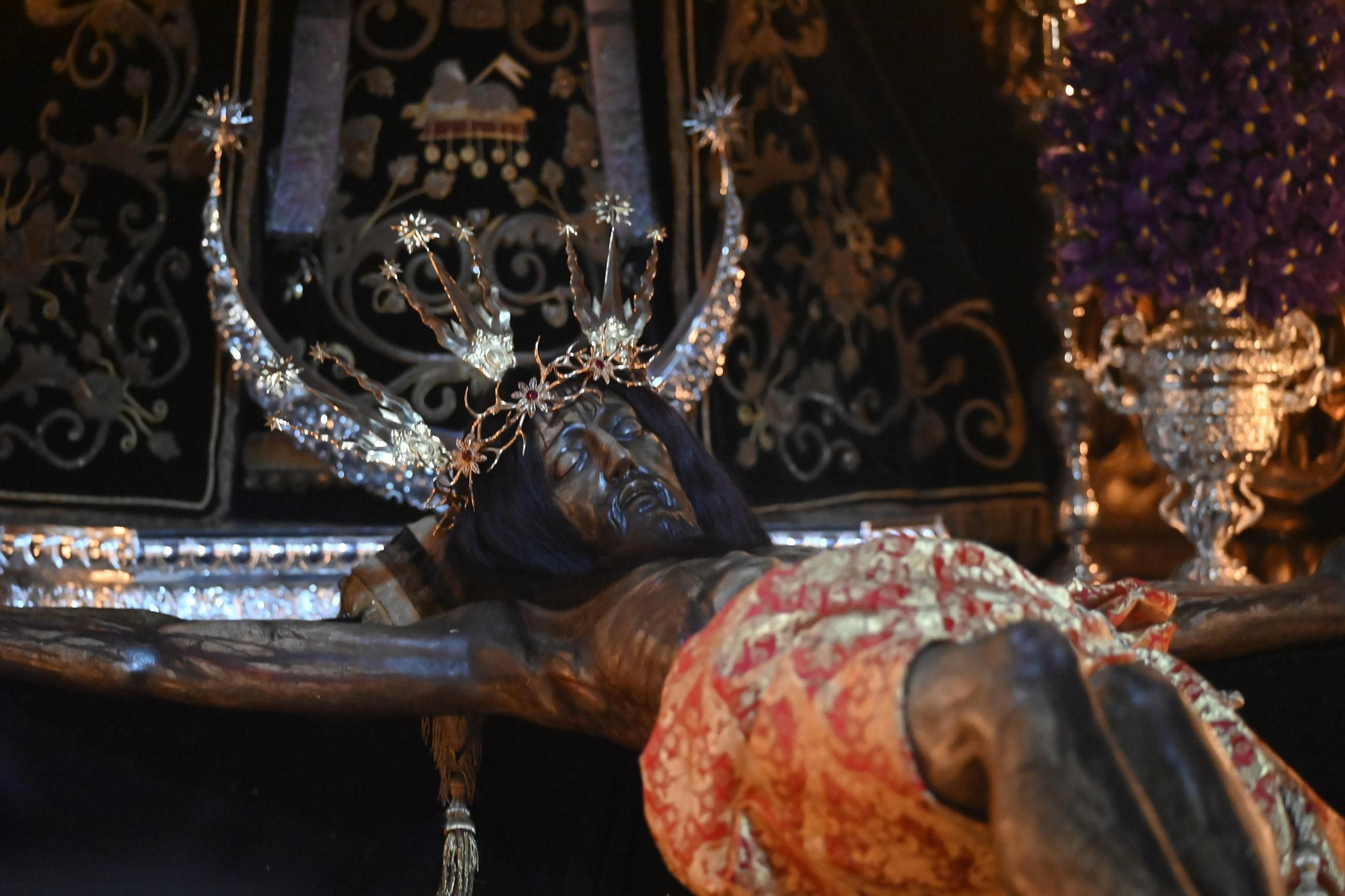 Las mejores fotos del besapiés al Cristo del Remedio de Ánimas de Córdoba