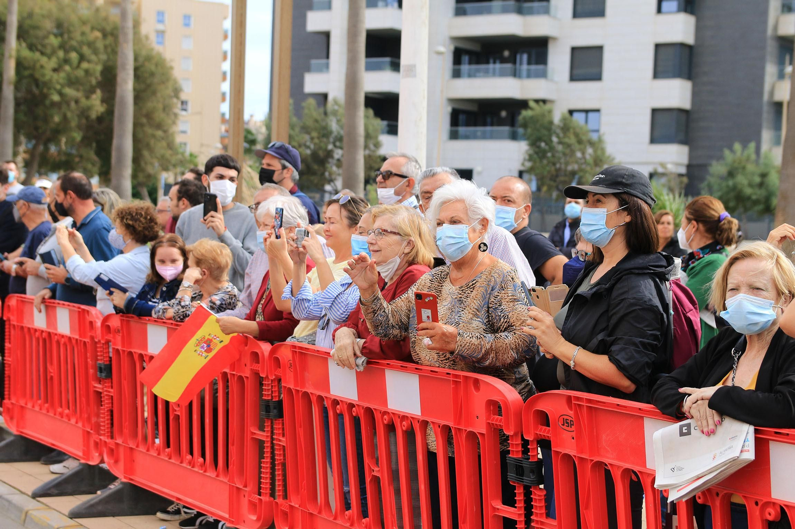 Fotogalería 'El Rey entrega el premio Reino de España a la Trayectora Empresarial a Paco Cosentino'