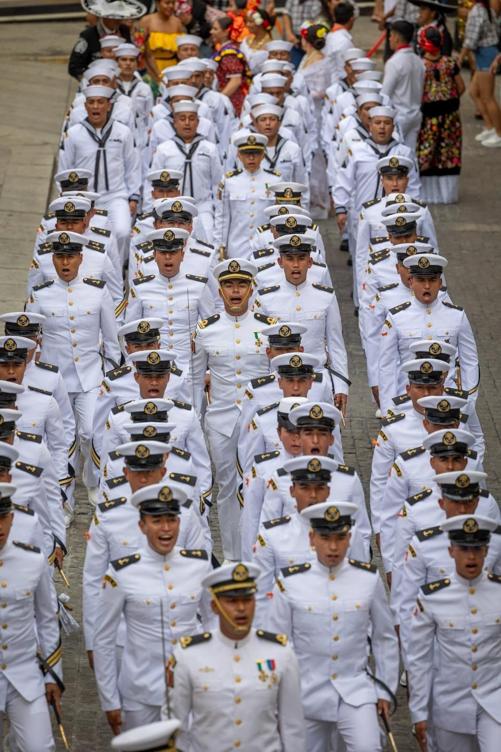 Las imágenes del desfile de tripulantes de la Gran Regata 2023 de Cádiz