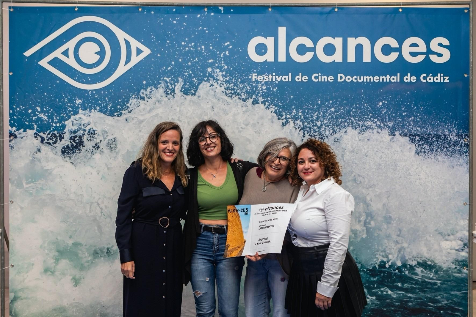 La ganadora, Sara Gallardo, con la concejala de Cultura, Maite González. La ganadora, Sara Gallardo, con la concejala de Cultura, Maite González.