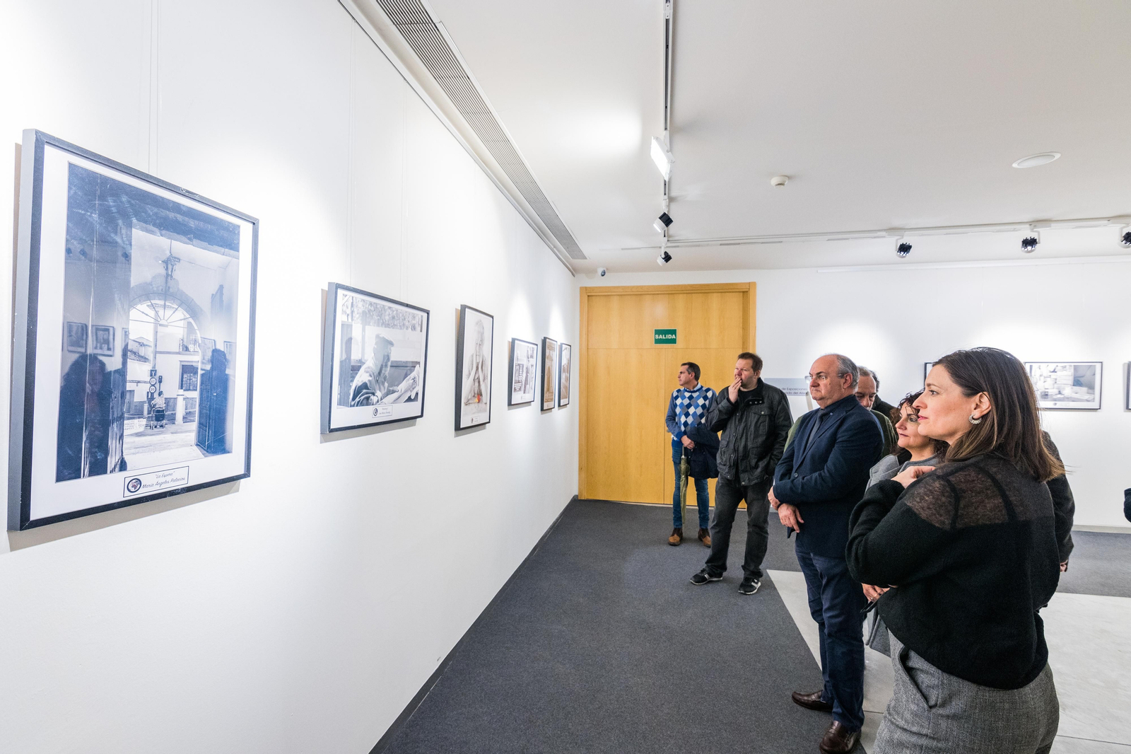 Las imágenes de la inauguración de la exposición 'Nostalgia de juventud' en San Fernando