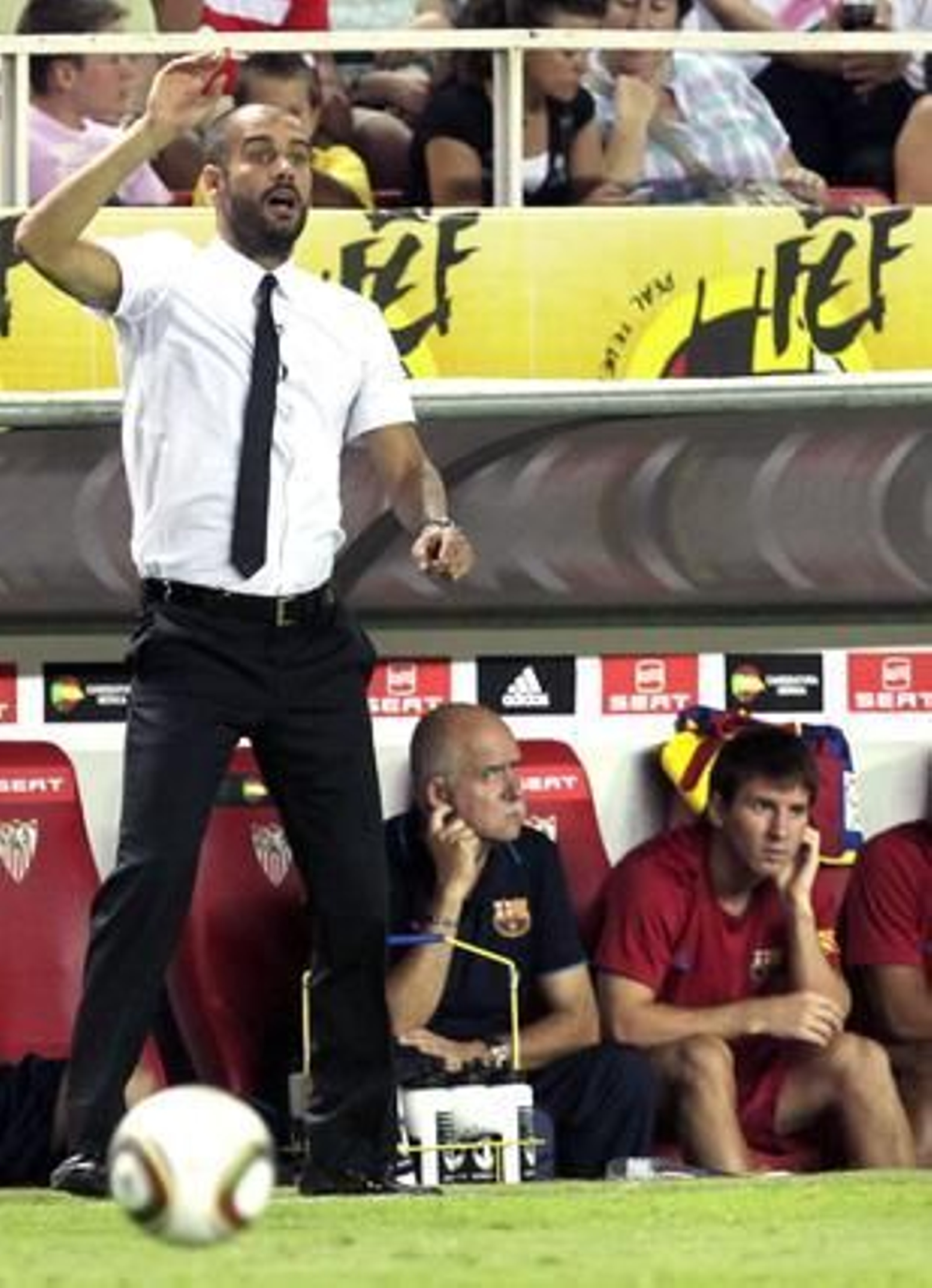 El Sevilla vence 3-1 al Barcelona en el partido de ida de la Supercopa de España.

Foto: Antonio Pizarro · Agencias