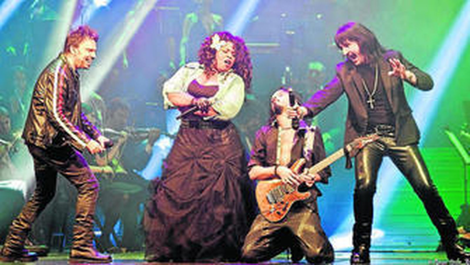 Imagen del espectáculo en plena acción sobre el escenario.